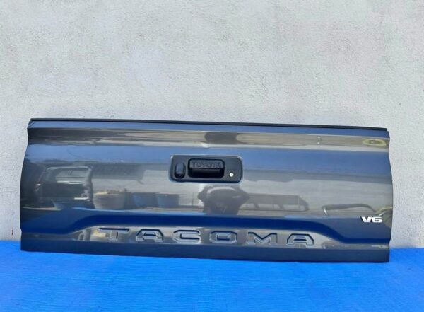 2016 - 2023 TOYOTA TACOMA COMPLETE REAR TAILGATE GREY WITH CẠM
